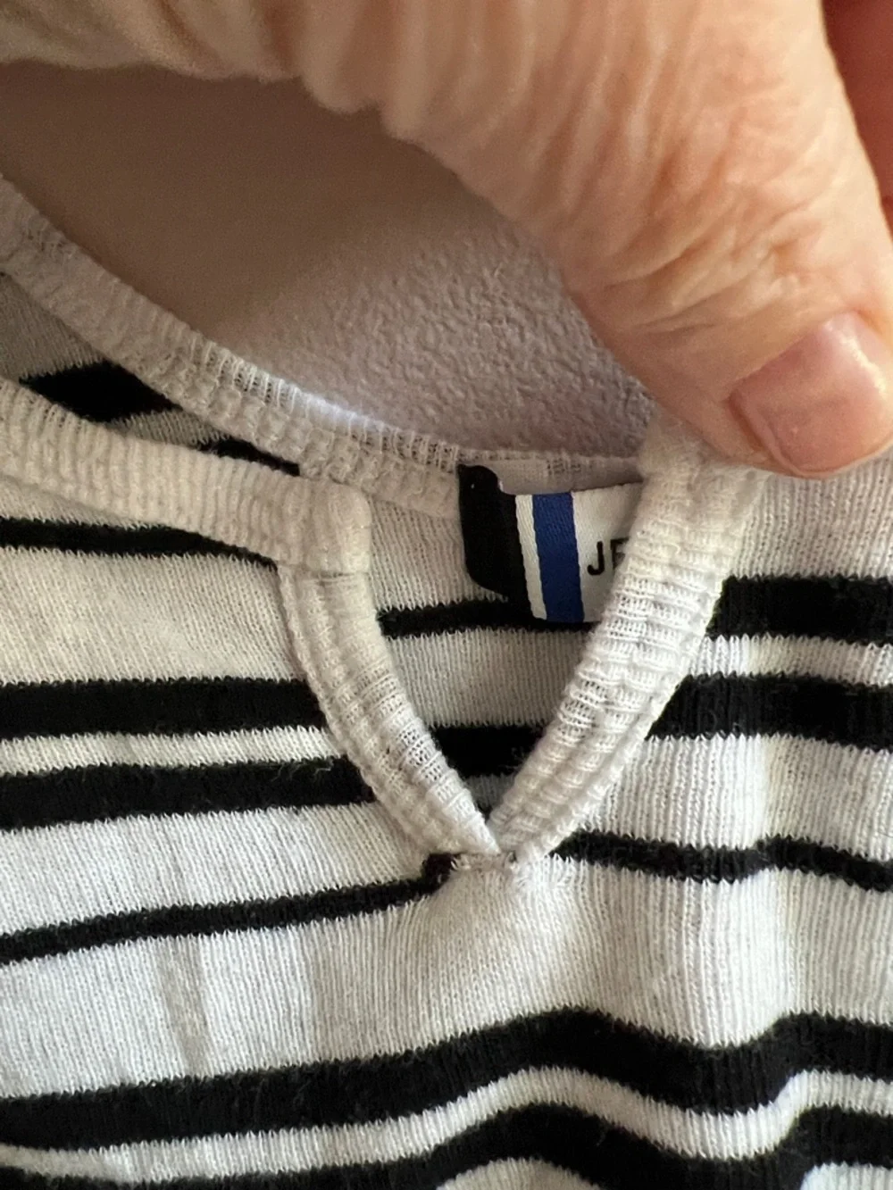 Striped Black & White Cropped Tank Top by JENNYFER - Picture 3 of 4